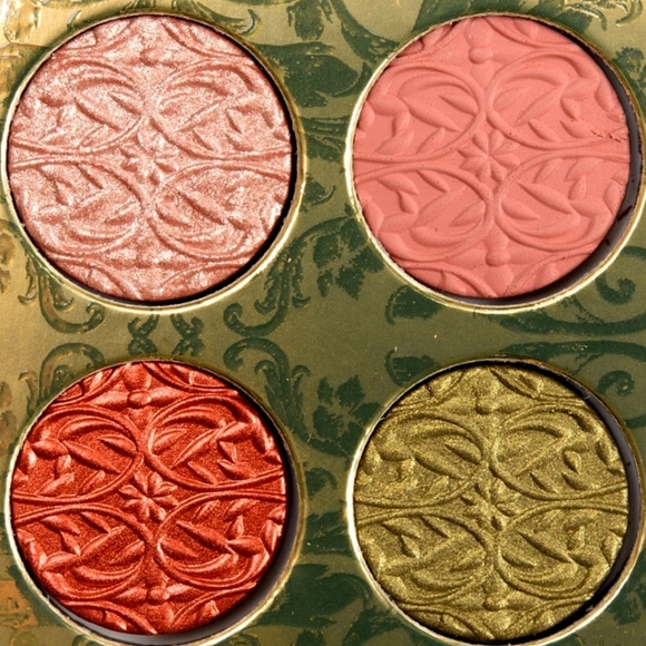 Mac "Feast Your Eyes" Eyeshadow Palette - Picture 12 of 14